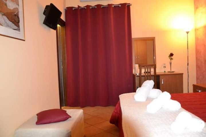 Donjon Suite Centro Storico Castelbuono  Ruang foto